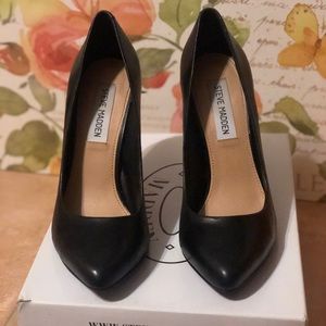 Cute Simple Black every day heels